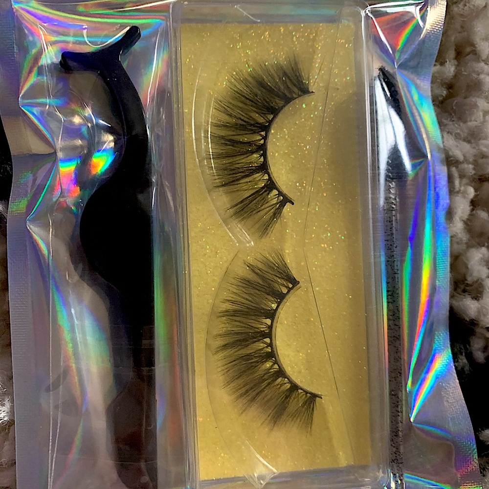 “Moni” Lash Bundle